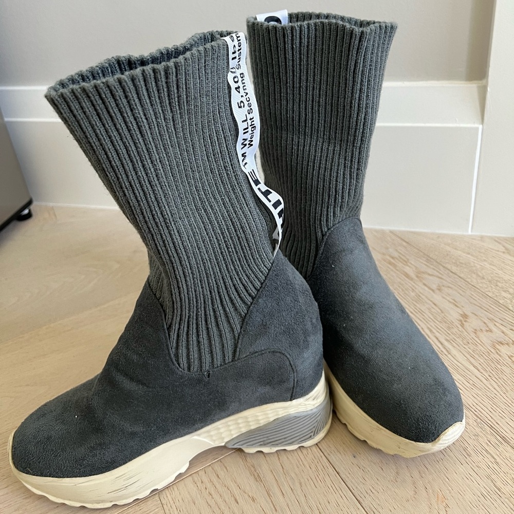 Gray Ribbed Knit Boots